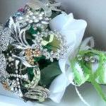 Vintage Rhinestone Brooch B..