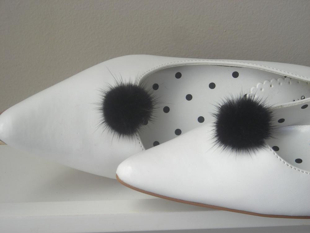 Genuine Mink Fur Ball Shoe Clips in Black